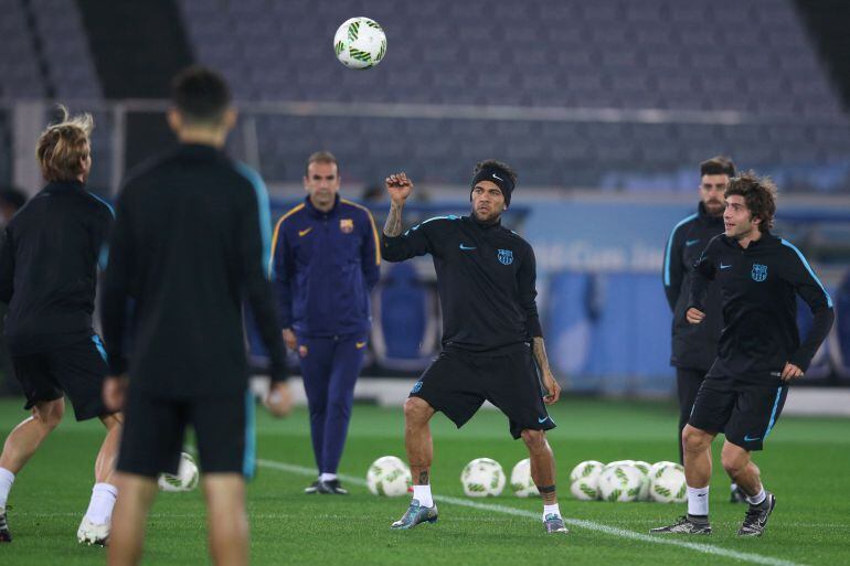 Los jugadores del Barcelona en el último entrenamiento antes del duelo ante el Guangzhou Evergrande