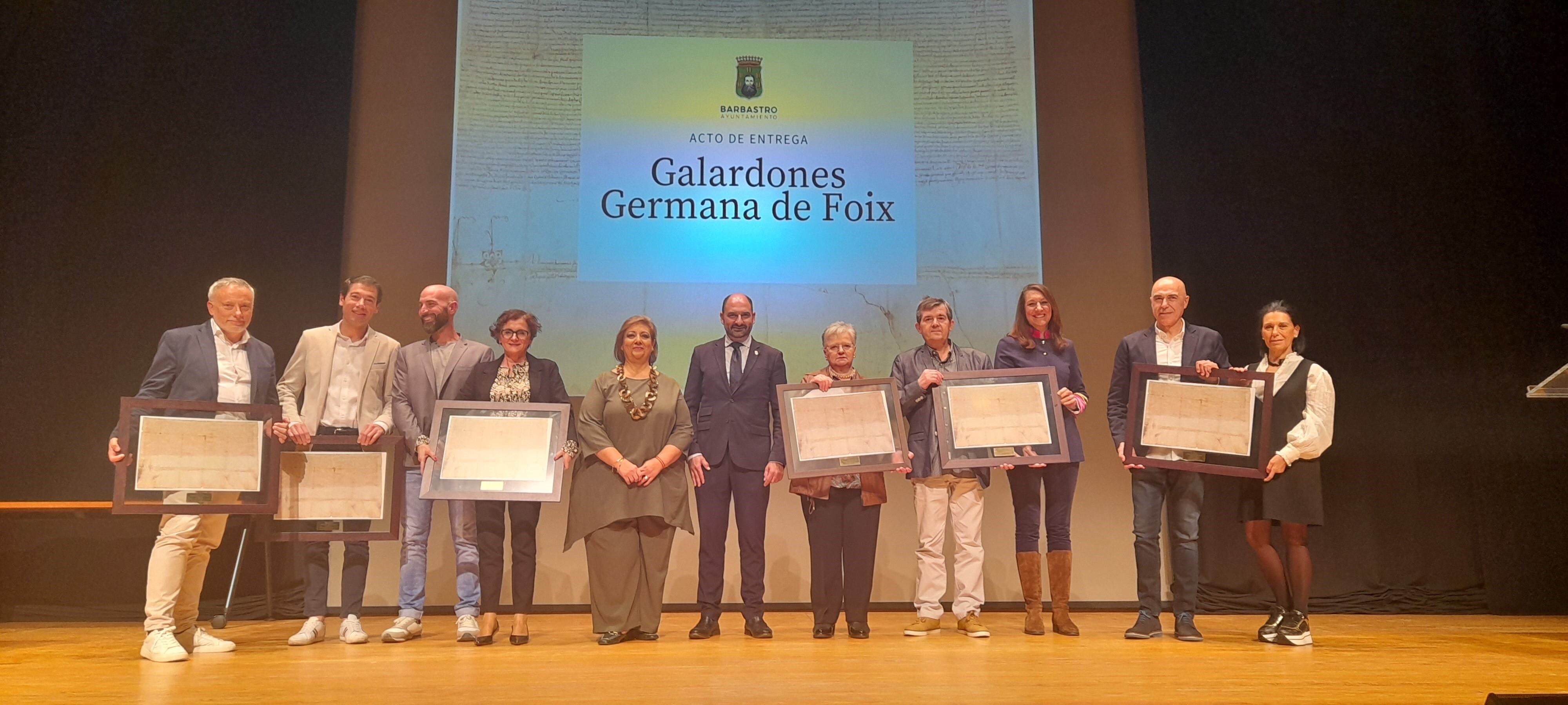 Foto de familia de los premiados. Foto: Ayuntamiento de Barbastro