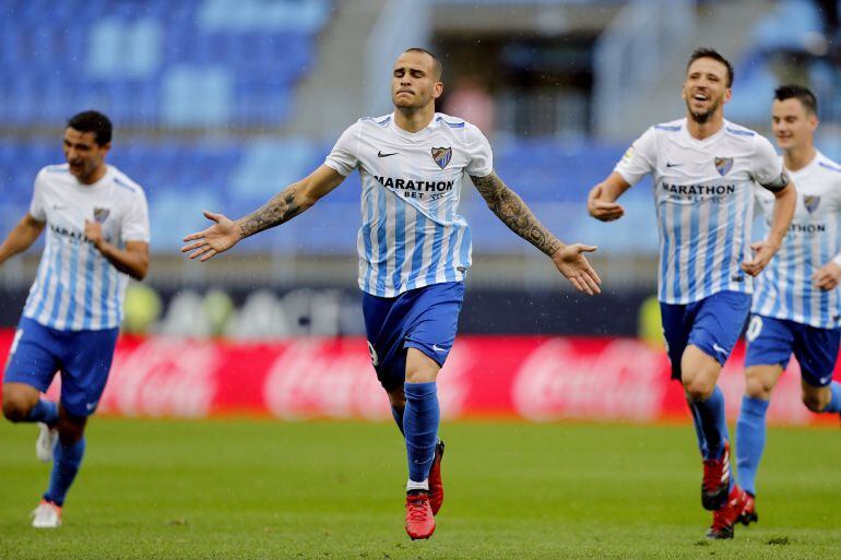 Sandro, celebrando el gol marcado al Deportivo en La Rosaleda