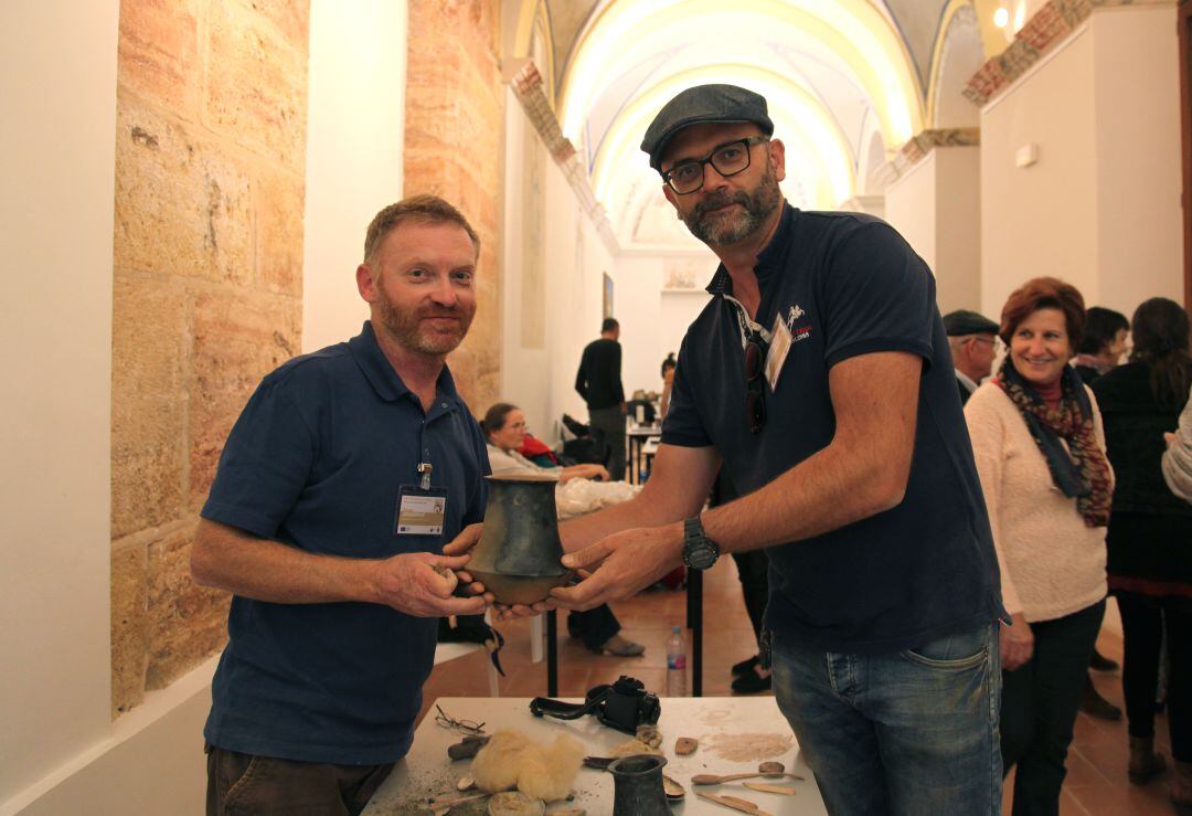 Dejan (Serbia), y Pedro Hernández, (Totana) durante el encuentro CRAFTER en Mula