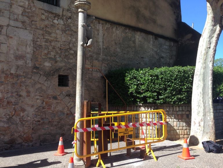 La nova estructura que ha col·locat l'Ajuntament té una barana