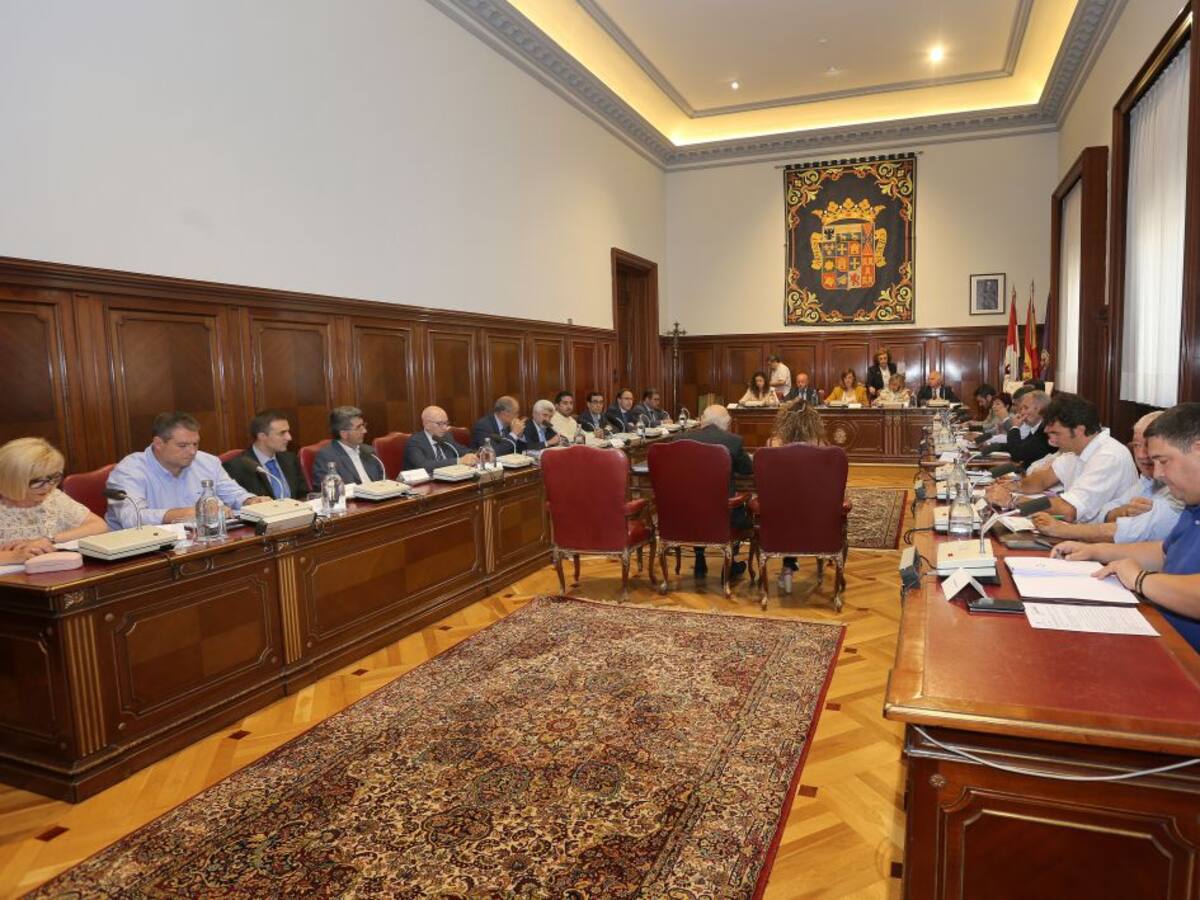 Diputación solicitará a la Junta retomar la atención presencial y telefónica en los consultorios locales