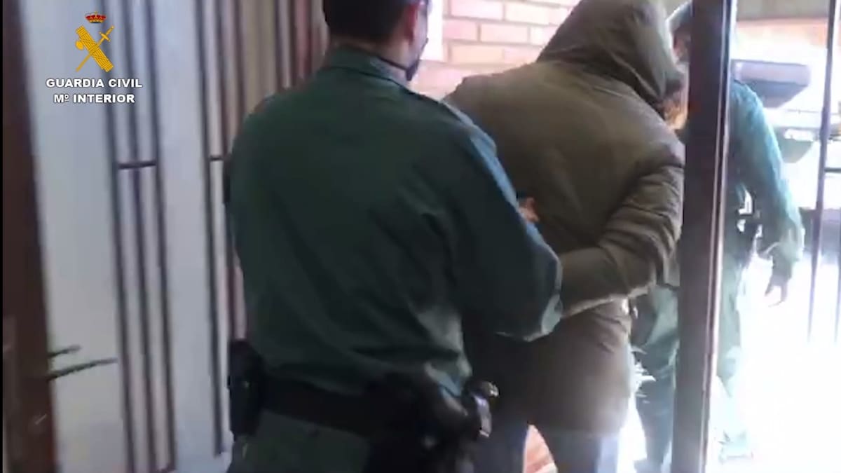 La Guardia Civil detiene a un hombre y busca a otros dos por caza furtiva y por atentado contra agentes de la autoridad