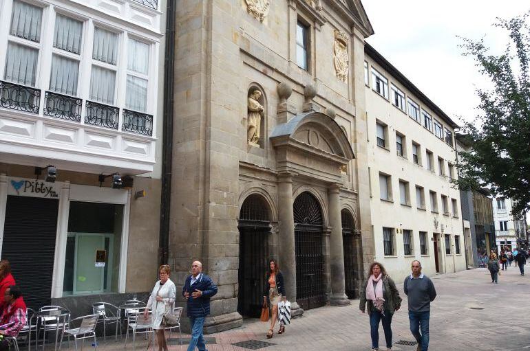 Convento de las Clarisas de Vitoria. Todos los edificios de más de 50 años de antigüedad tendrán que realizar la ITE.