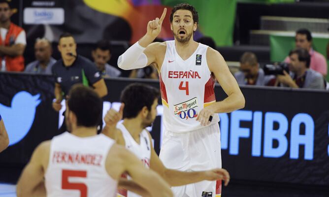 España derrota a Francia 88-64.