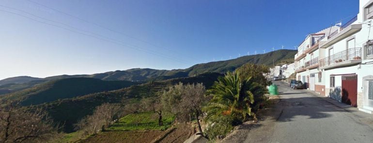 Imagen de Lújar, con la sierra del mismo nombre.