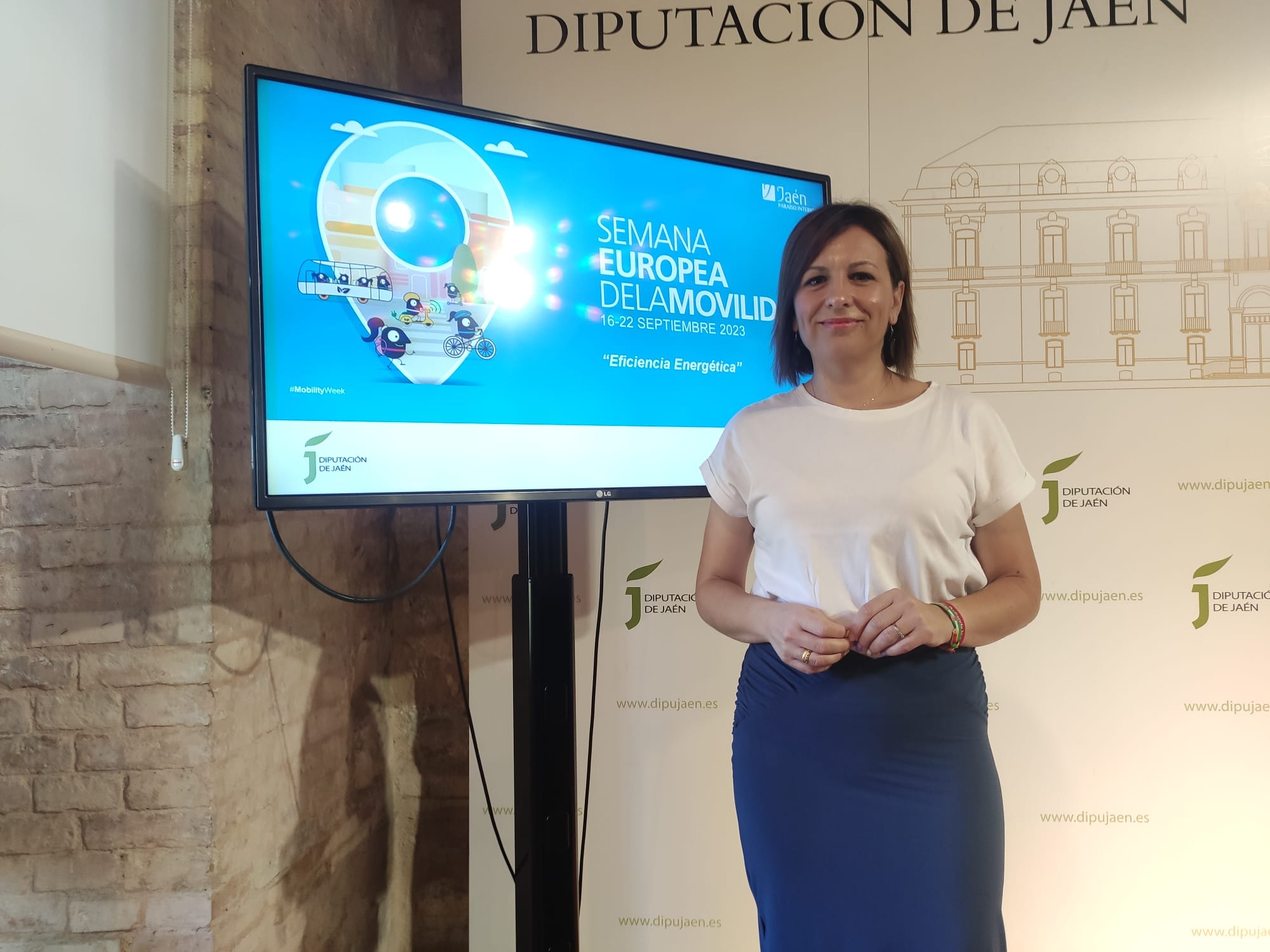 La diputada de Medio Ambiente y Cambio Climático, Isabel Uceda, durante una comparecencia ante los medios en la Diputación de Jaén