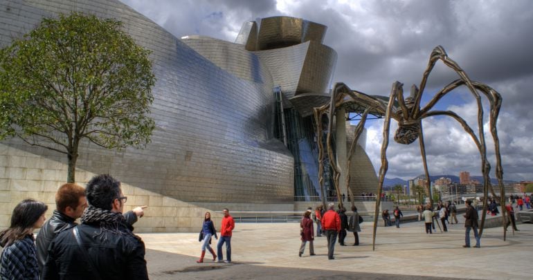 Turismo a las orillas del Guggenheim