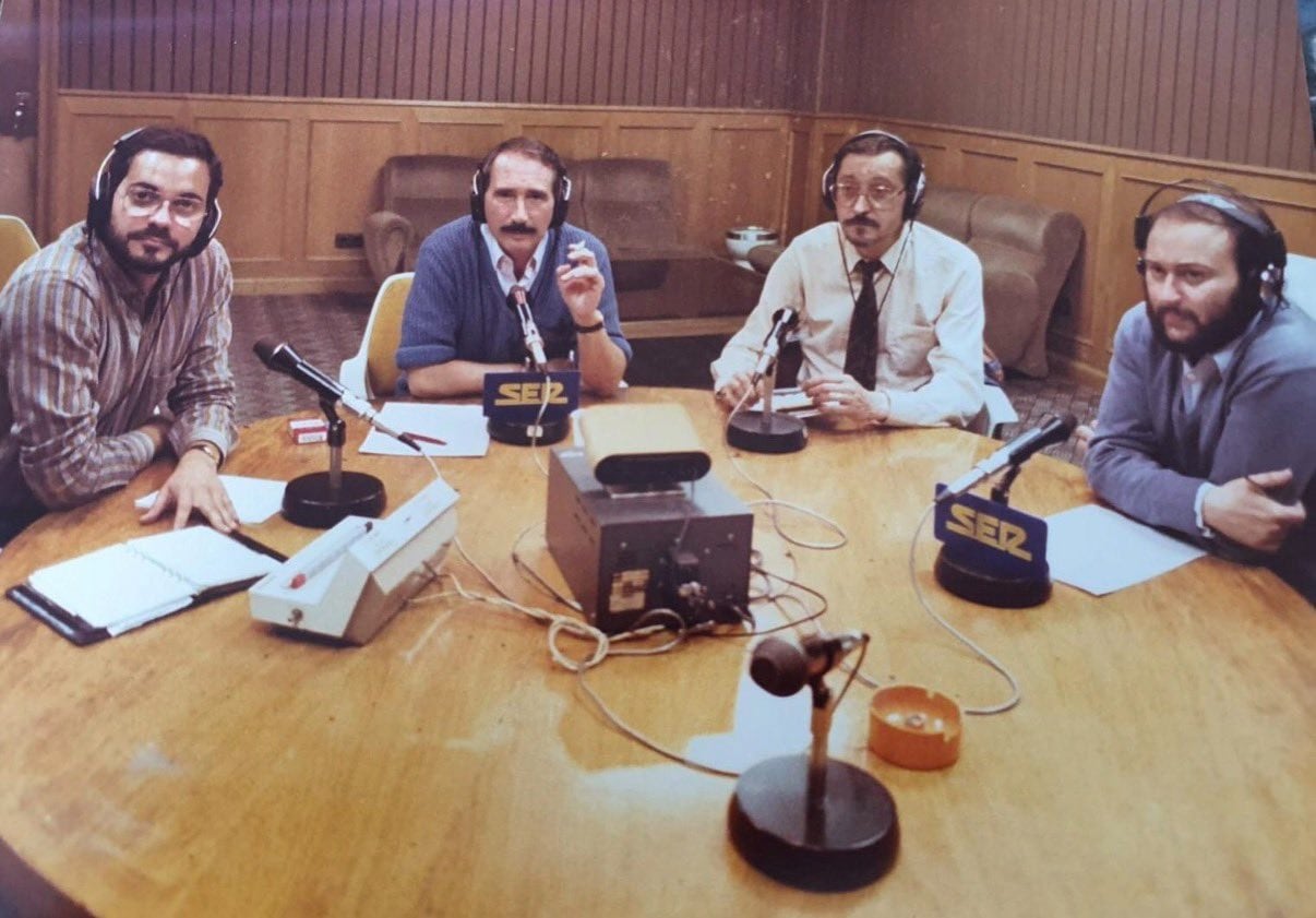 Fotografía antigua de los estudios de la Cadena SER.