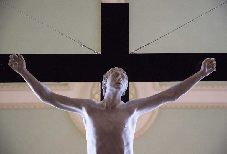 &#039;For Pete&#039;s Sake&#039; es el nombre que ha recibido la escultura que representa a Pete Doherty crucificado.