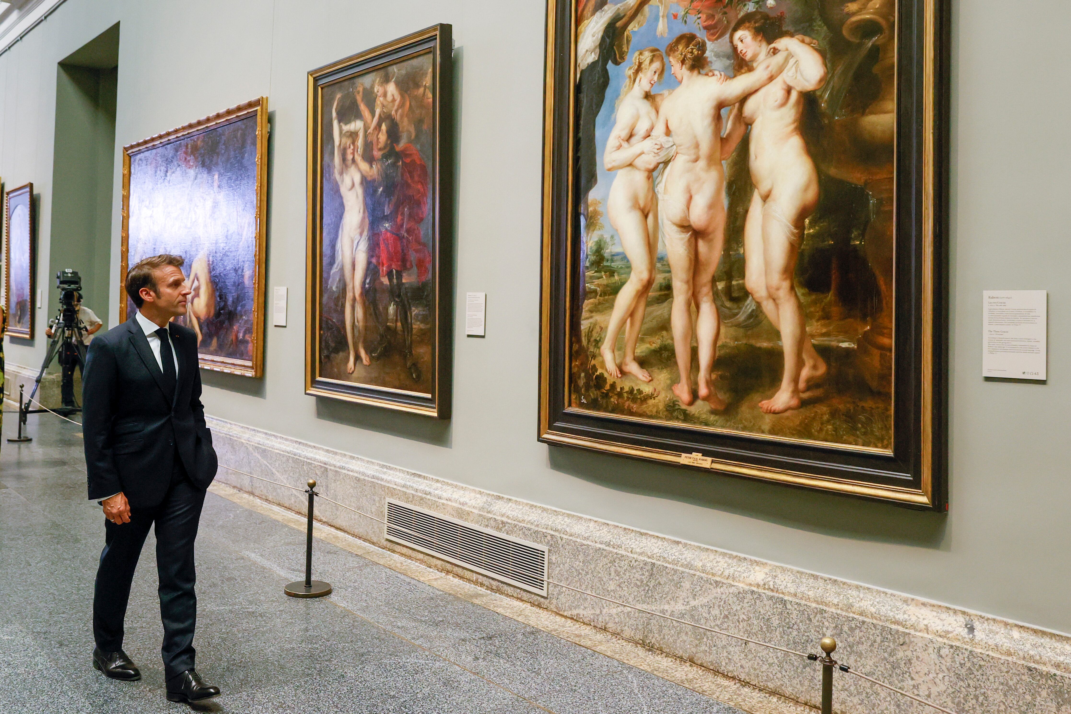 El presidente galo Emmanuel Macron a su llegada al Museo del Prado.