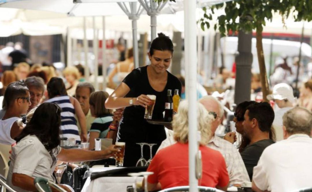 ASHOTUR convoca a los sindicatos el 22 de marzo para negociar el convenio colectivo tras 8 años sin acuerdo.