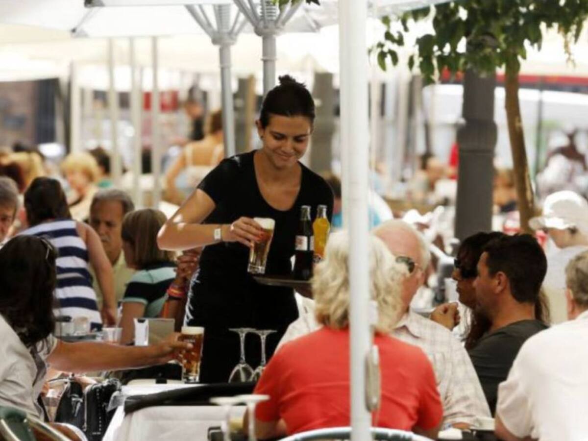 ASHOTUR convoca a los sindicatos el 22 de marzo para negociar el convenio colectivo tras 8 años sin acuerdo