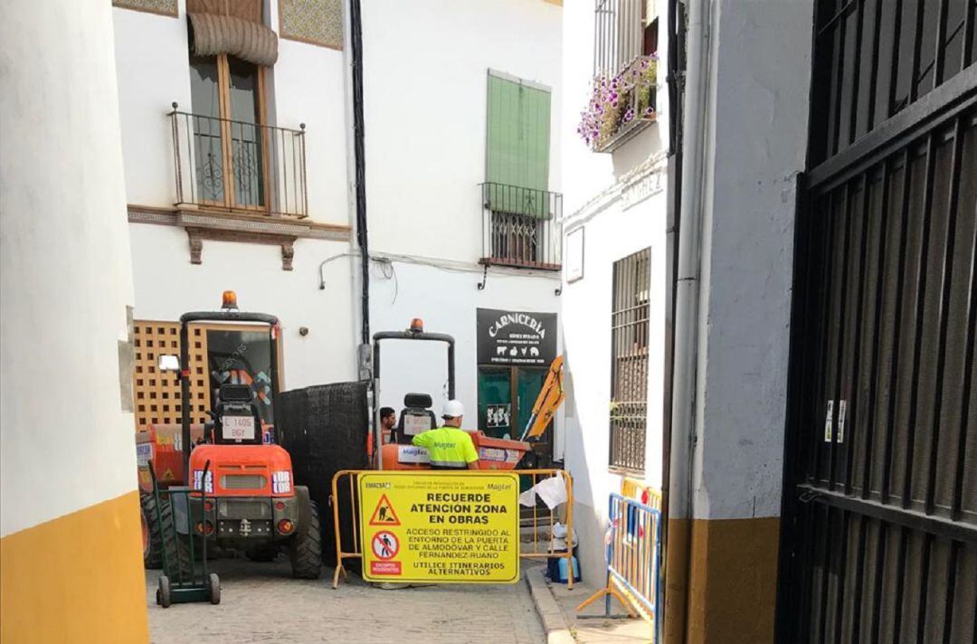 Obras en la Puerta de Almodóvar