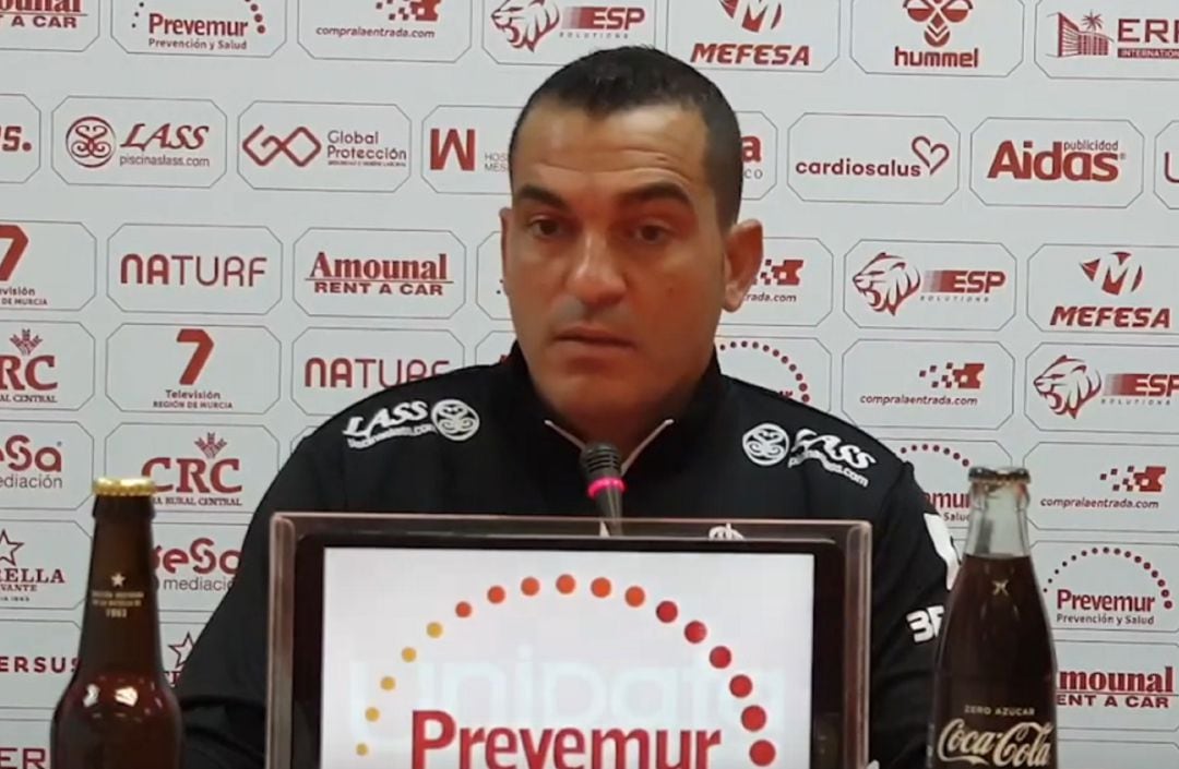 Adrián Hernández, entrenador del Real Murcia