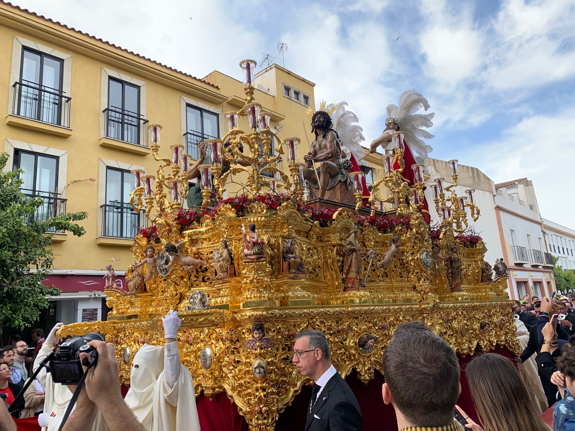 Paso de misterio de la hermandad de La Merced