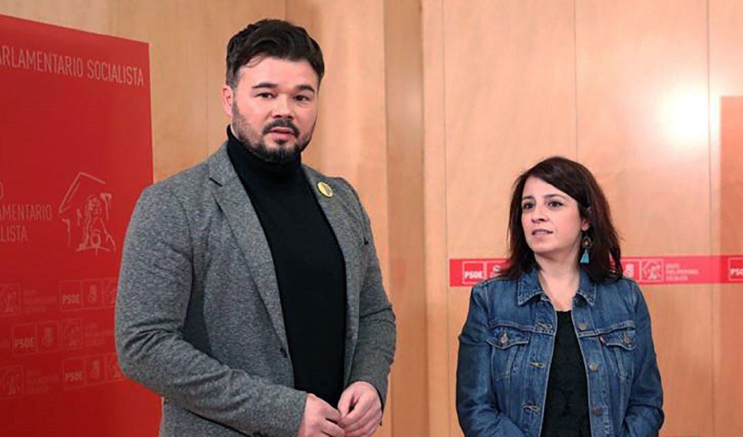 La portavoz socialista en el Congreso, Adriana Lastra con el portavoz de ERC, Gabriel Rufián