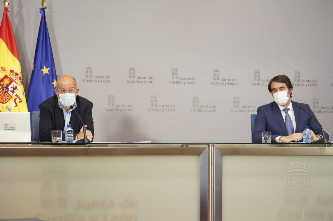 Igea y Suarez Quiñones durante la rueda de prensa