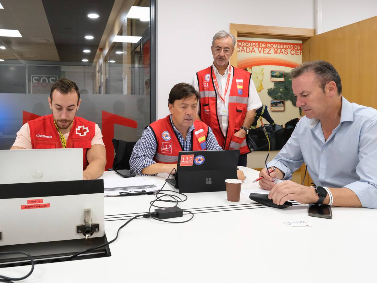 Restablecida la circulación de la línea Palencia-Santander aunque se complican los incendios en Cantabria