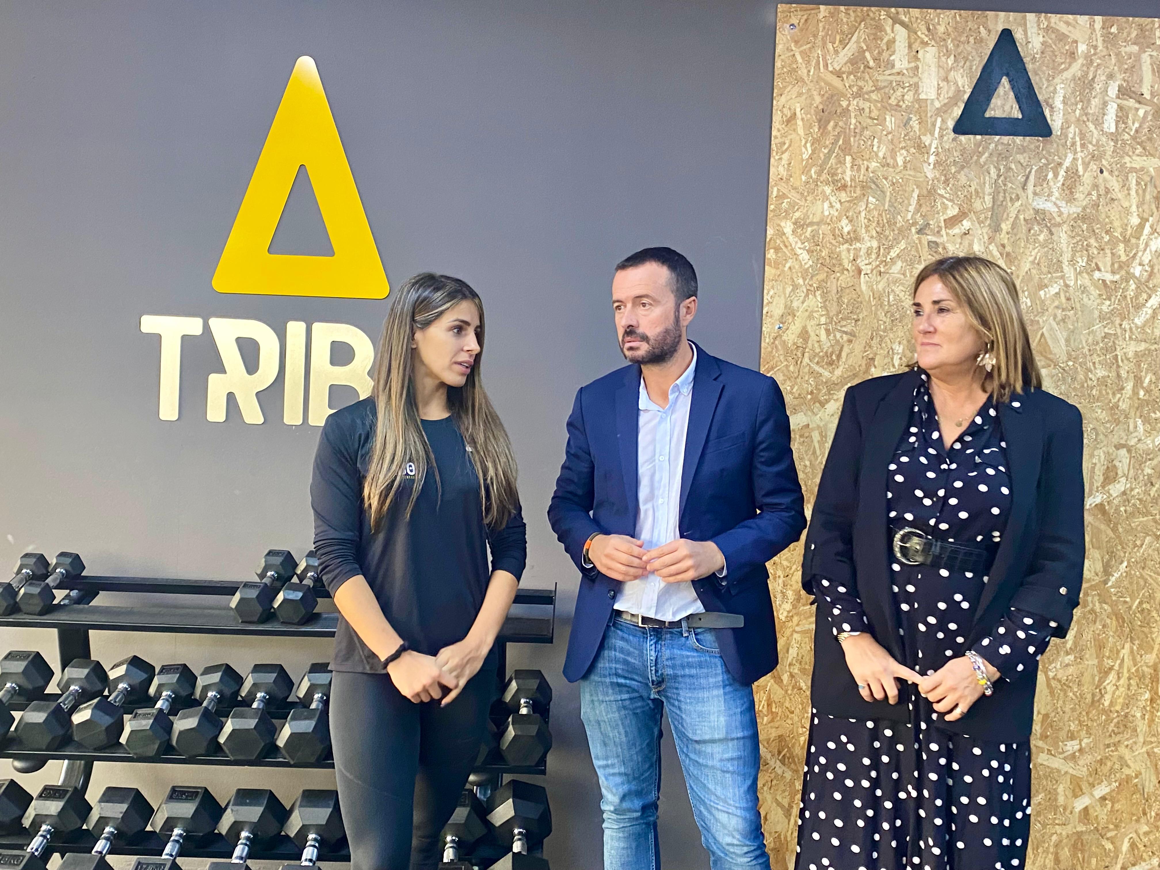 Visita del delegado de la Junta al Centro Fitness Tribo