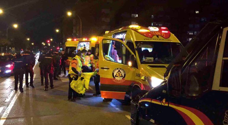 Imagen de la ambulancia que tuvo que socorrer al joven de 22 años la pasada semana