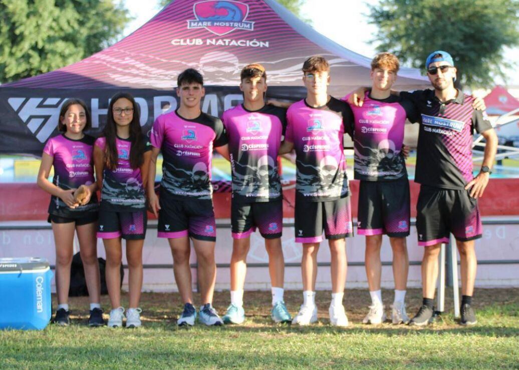 Los nadadores de categoría alevín del Mare Nostrum.