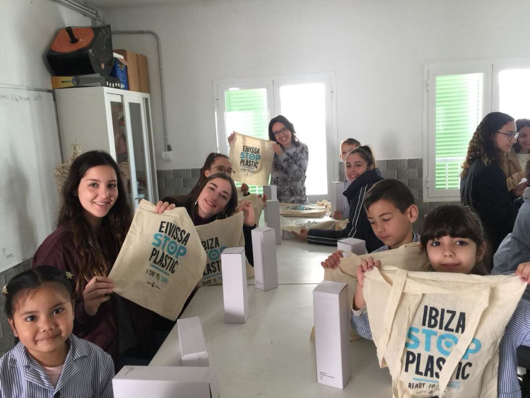 Una imagen de los escolares que han participado en la campaña