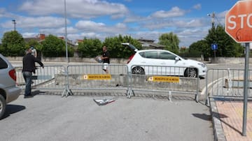 FOTOGALERÍA | La "vieja aduana" donde quedan portugueses y españoles sin cruzar la frontera