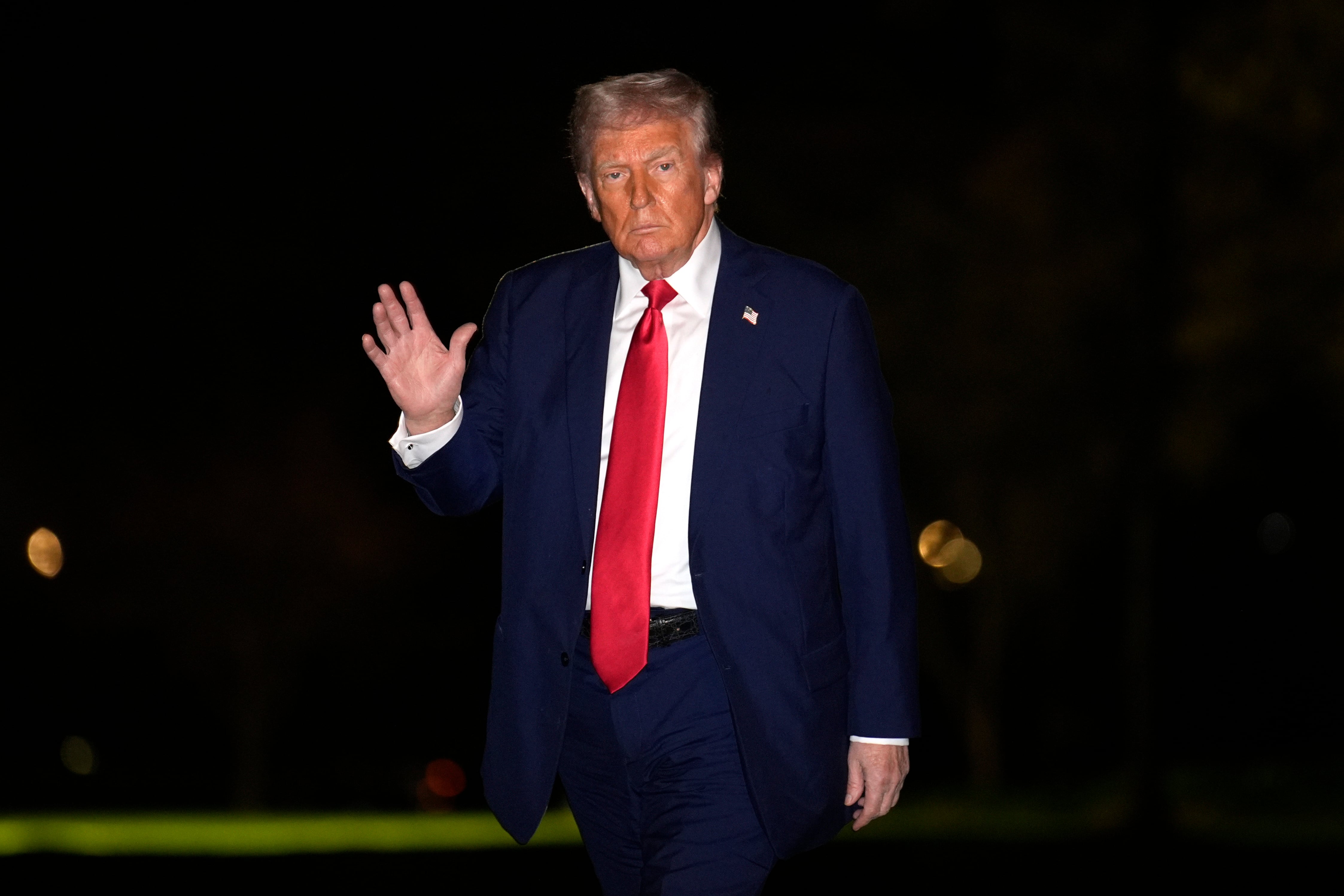 Donald Trump, esta madrugada. EFE/EPA/Yuri Gripas / POOL