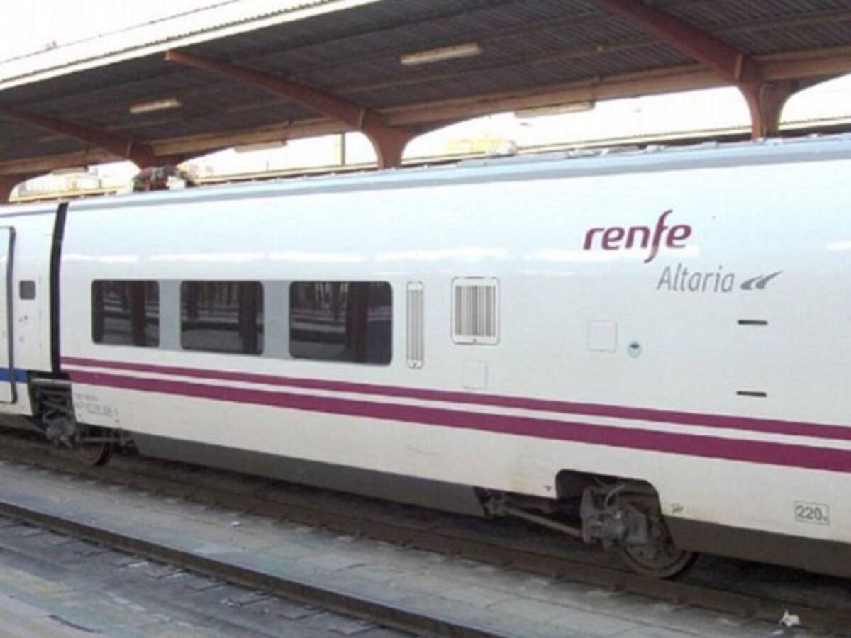 El tren que une Algeciras con Madrid sufre su tercera avería en tres días