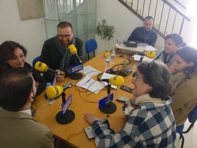 Profesores y alumnos de la Escuela de Arte Dionisio Ortiz