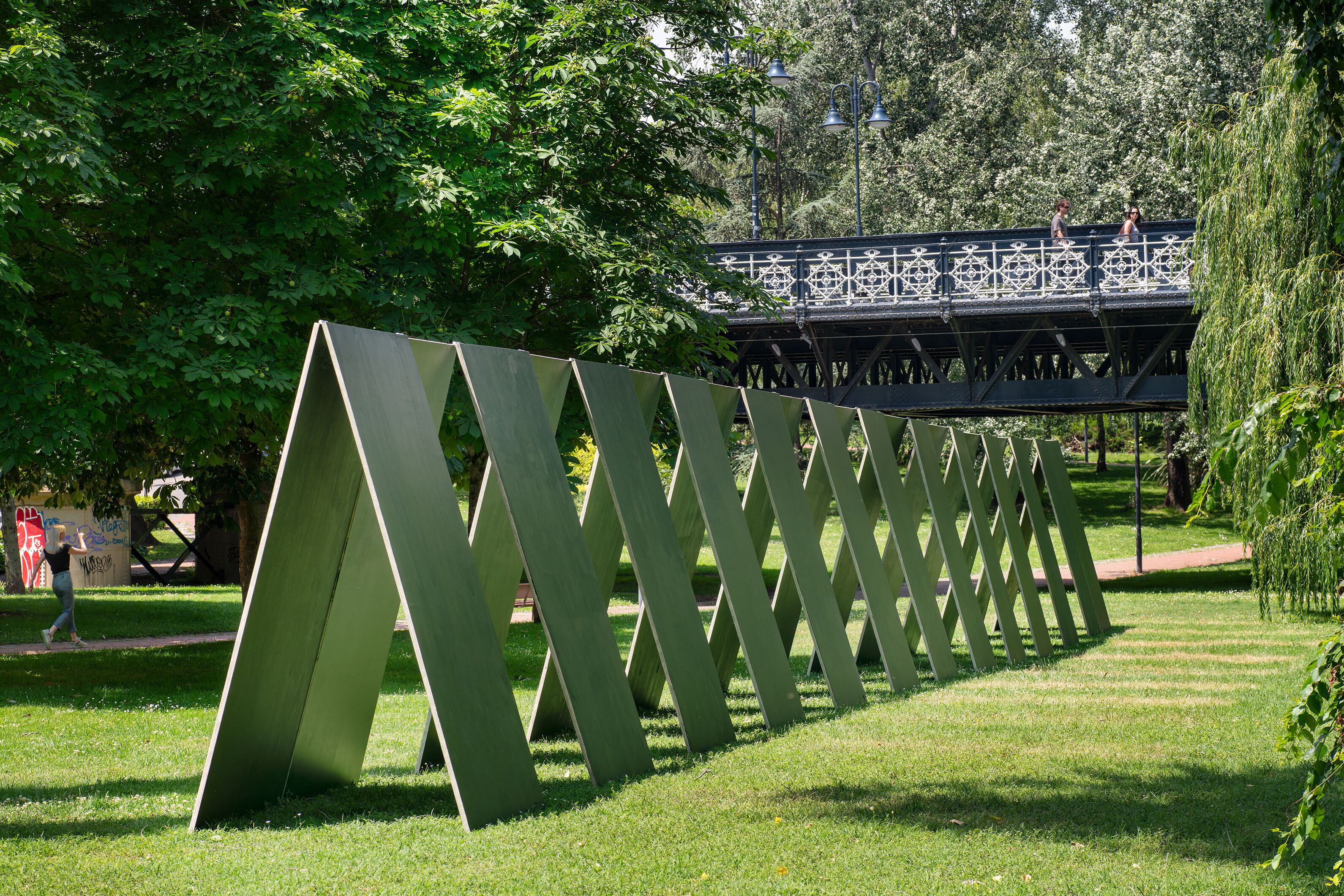 Todas las líneas son discontinuas. Andreia García + Diogo Aguilar Studio (Portugal) en el Parque del Ebro