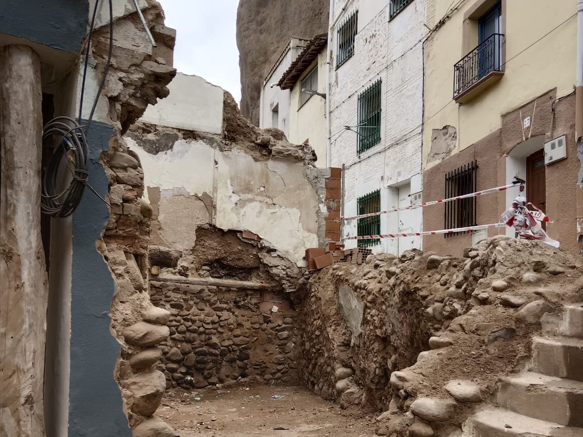 Los vecinos afectados por el colapso de la vivienda en Quel vuelven a sus casas