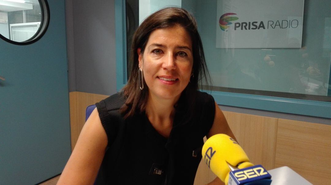 Anna Nadal als estudis de Ràdio Lleida