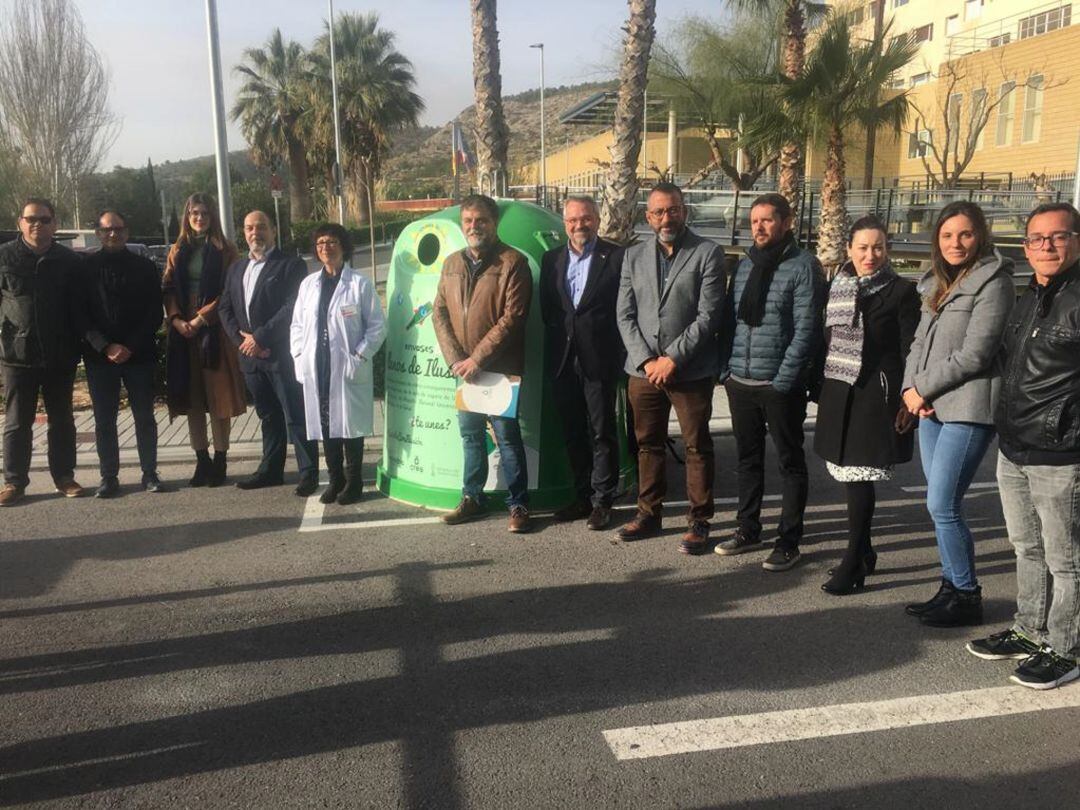 Alcaldes y concejales en el Hospital de Elda