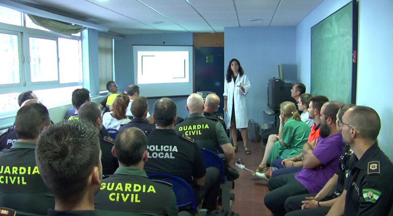 La doctora Concepción Bernal durante su intervención en la jornada