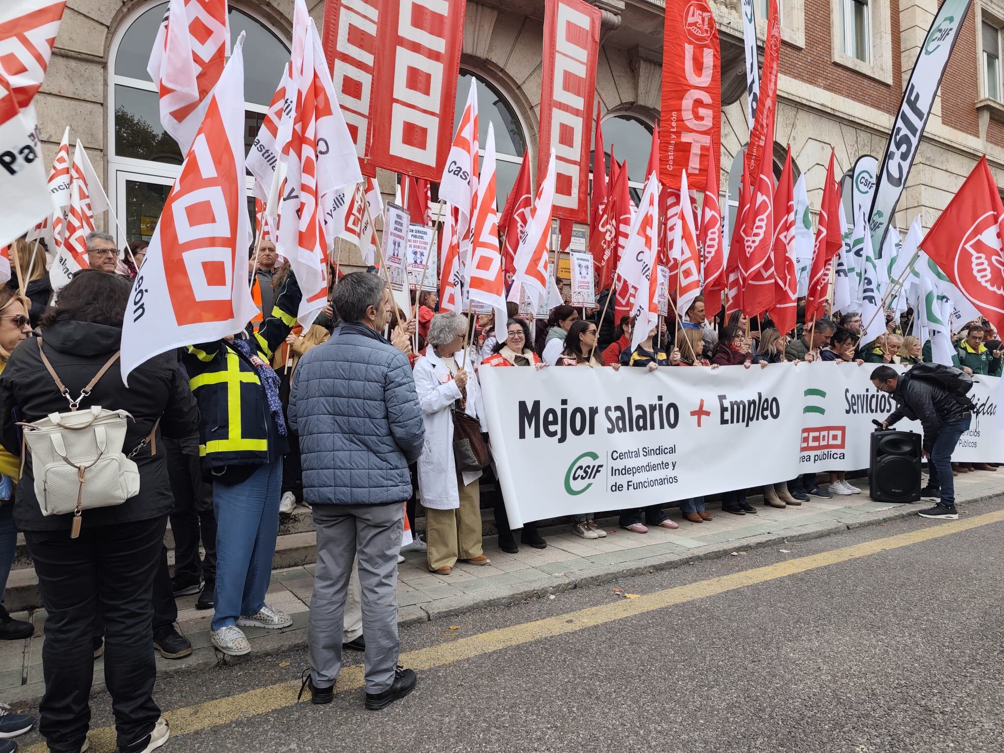 Concentración ante la Subdelegación del Gobierno en Palencia