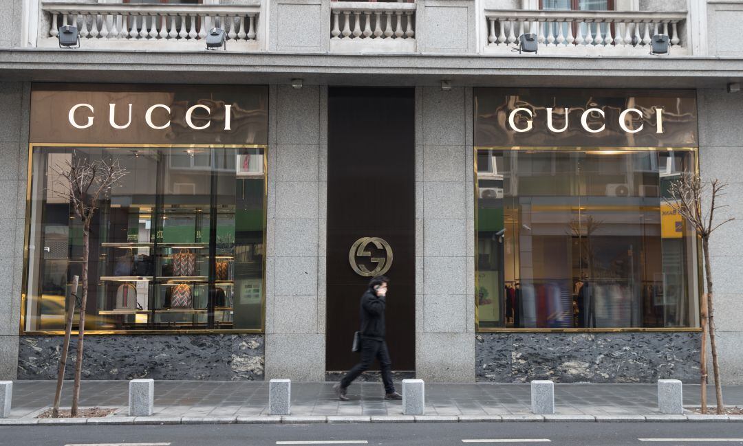 La heredera de Gucci denuncia abusos sexuales cometidos por su padrastro.