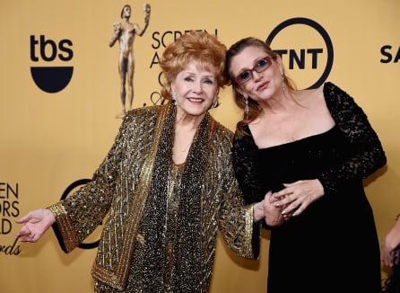 Carrie Fisher y su madre Debbie Reynolds en 2015