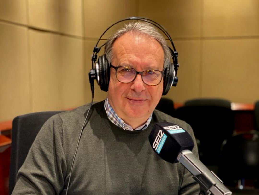 Josep Cuní, als estudis de Ràdio Barcelona