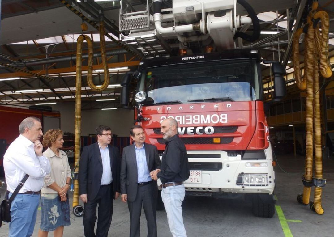 Imagen de archivo de Caballero en el parque de bomberos de Teis