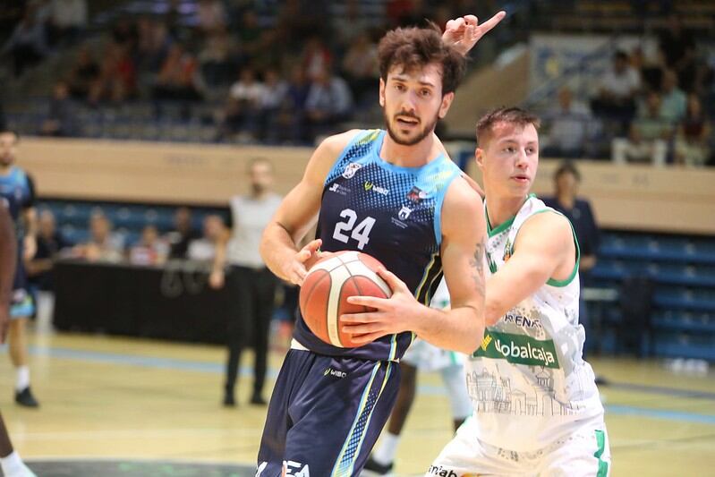 Riley Hayes con UDEA