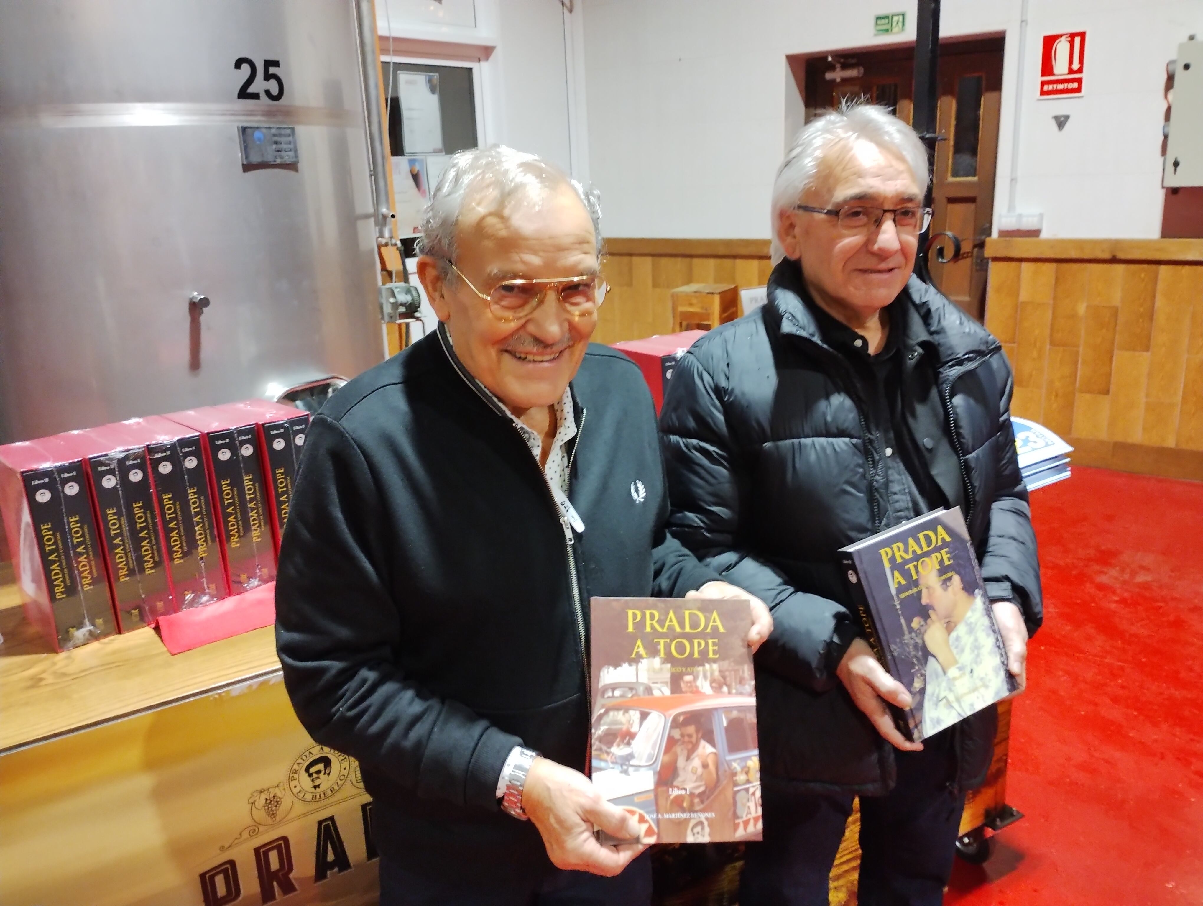 El empresario José Luis Prada y el autor de la biografía, José Antonio Martínez Reñones