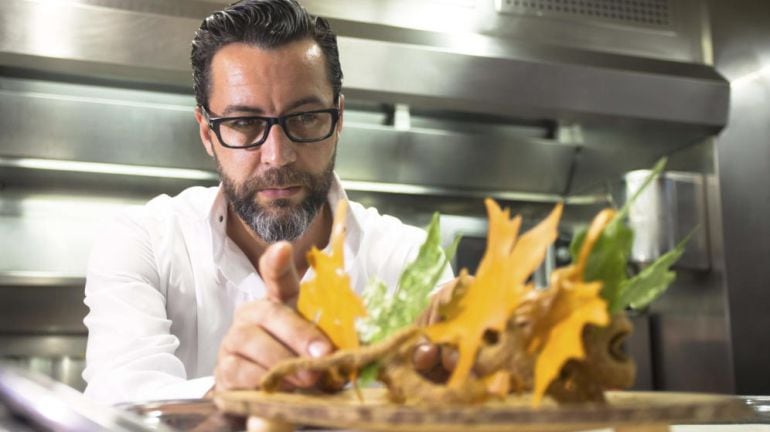 Quique Dacosta renueva sus tres estrellas Michelin 2015.