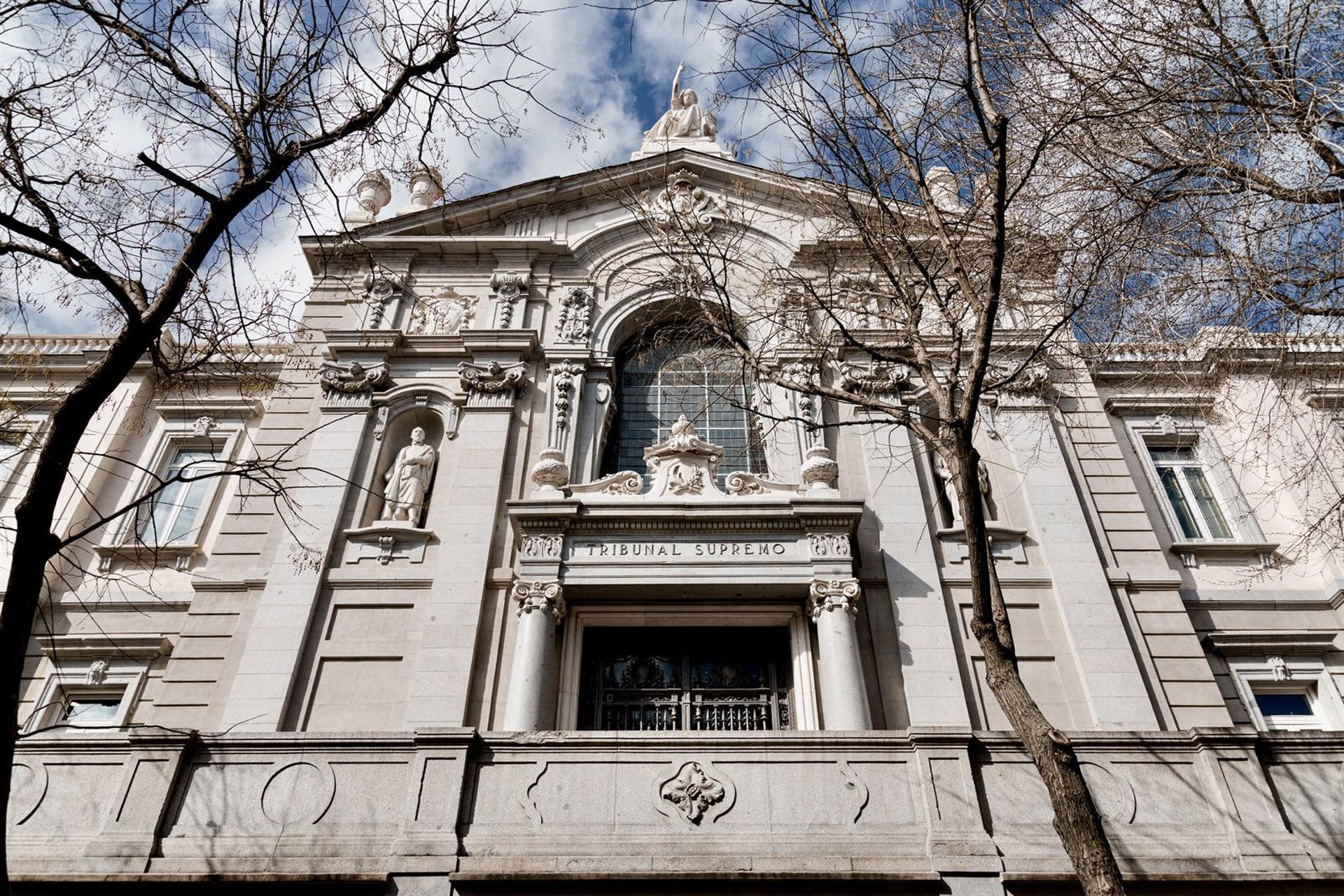 Fachada principal del Tribunal Supremo