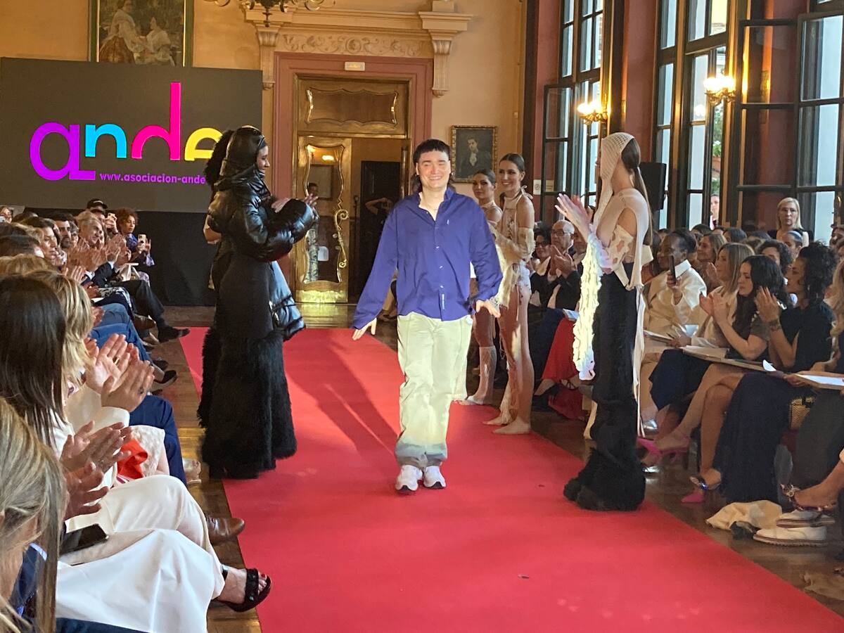 Pablo Bosch elegido en la Semana de la moda de Alcoy mejor diseñador joven de la Comunidad Valenciana