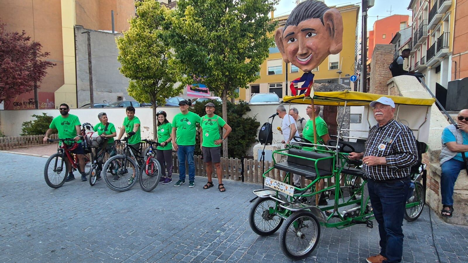 Villena en bici con el Salicornio