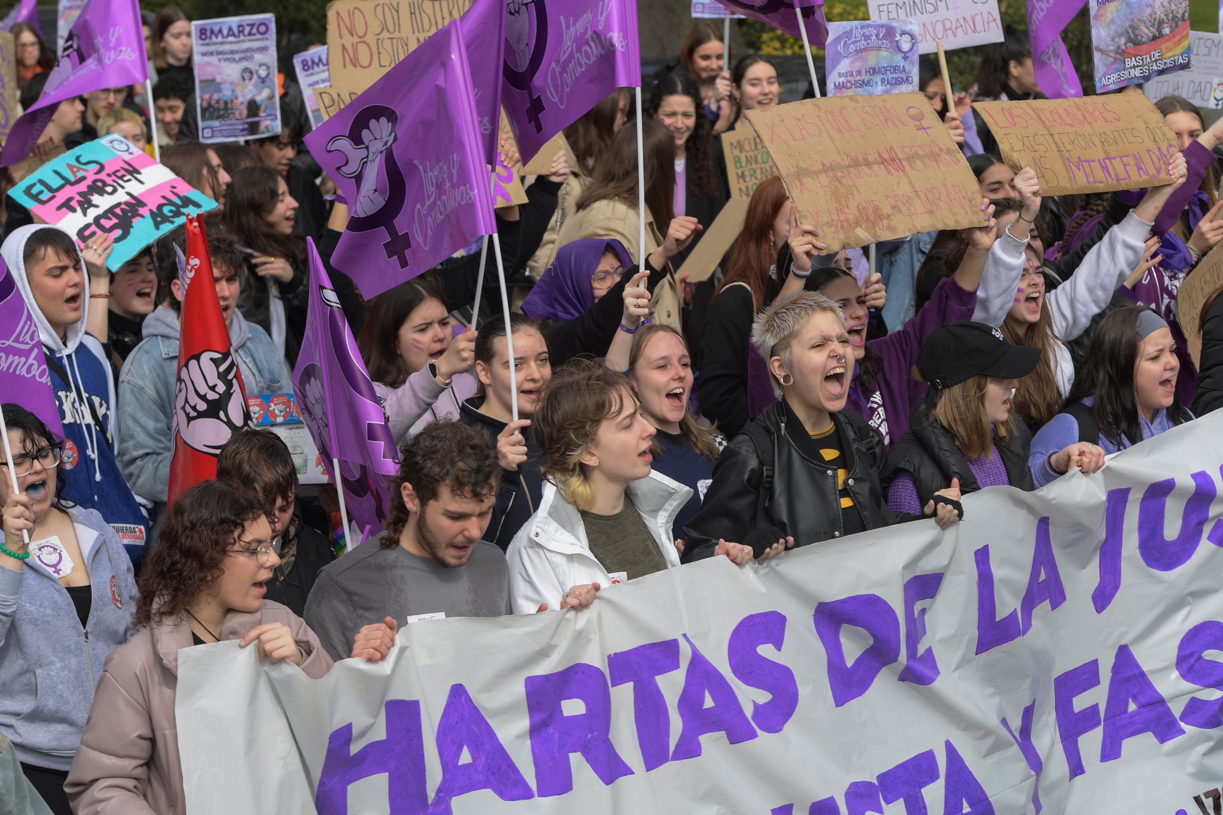 Estudiantes en una manifestación del 8-M.