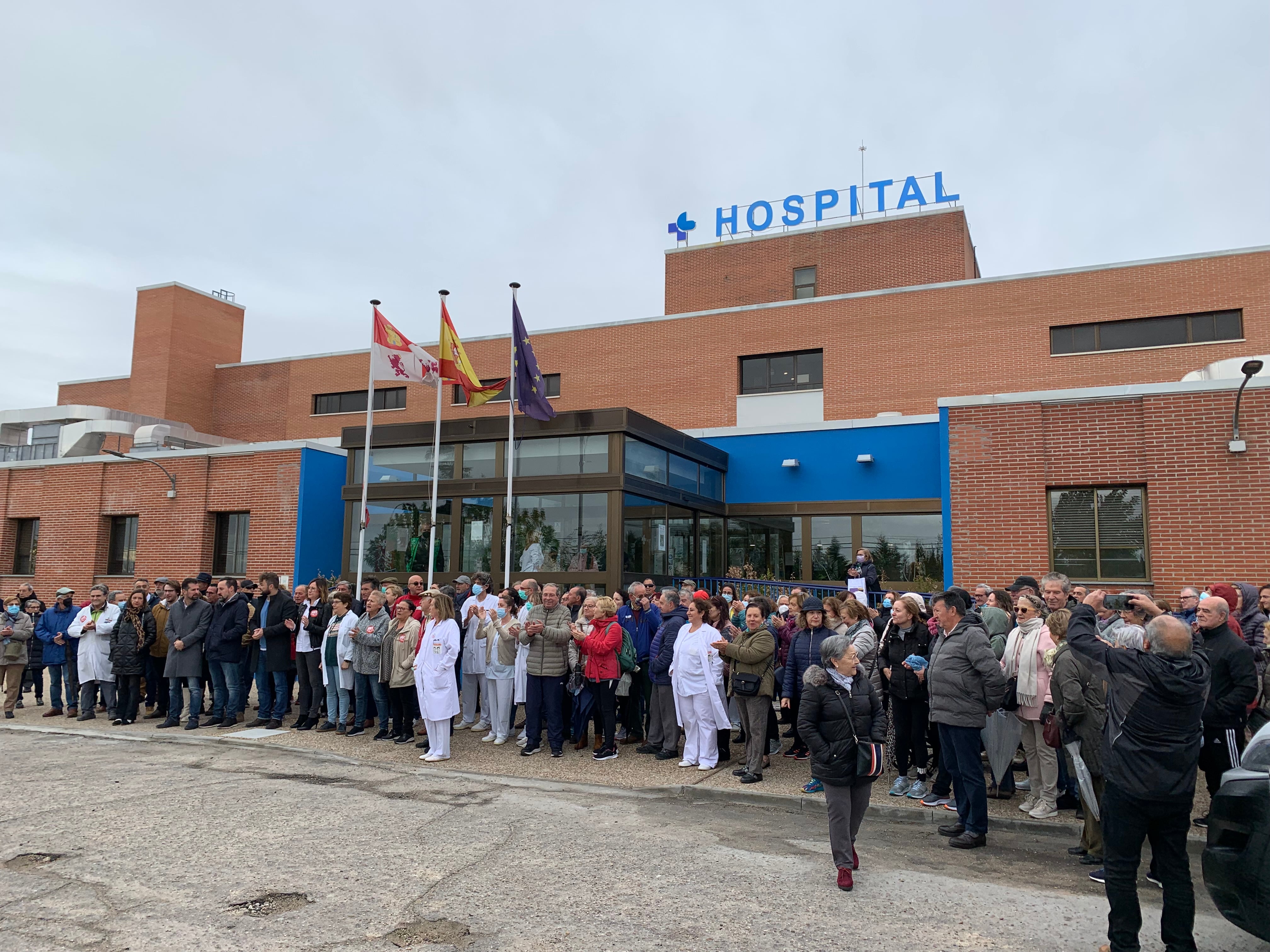 Instante de la concentración celebrada en el Hospital de Medina del Campo