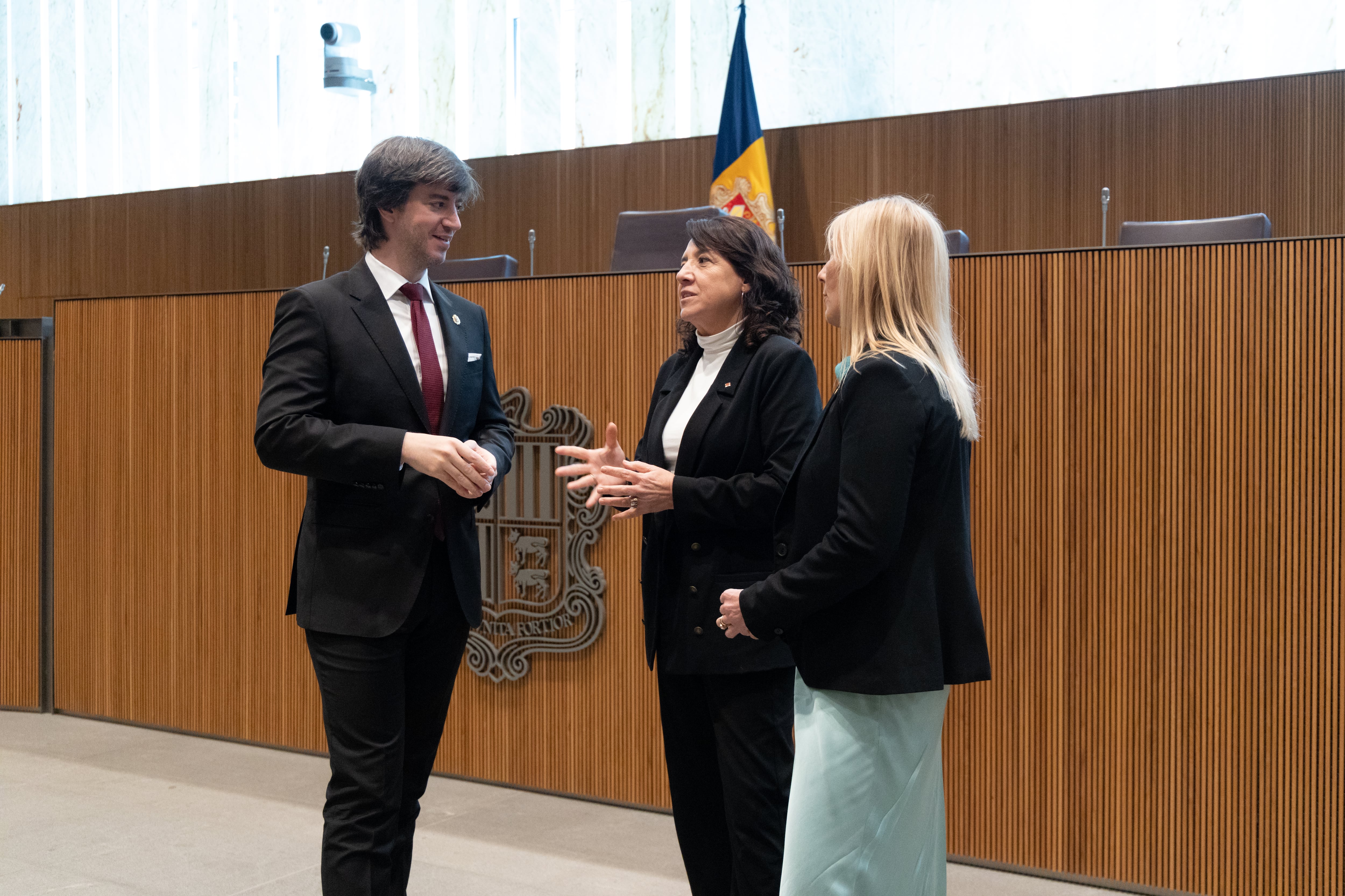 Els síndics generals han rebut la visita de la presidenta del Parlament de Catalunya, Anna Erra